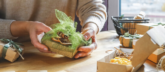 Christmas gift. gift box,zero waste, eco friendly hand made box packaging gifts in kraft paper...