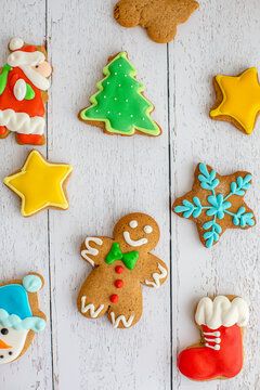 Gingerbread cookies and Christmas decorations
