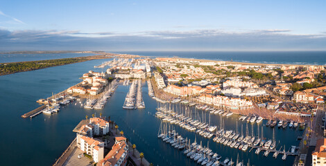 Port Leucate vu du ciel (11370) dans l'Aude en Occitanie