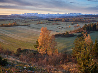 Podhale - panorama na Tatry.  © filozofgrecki