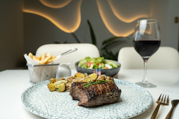 lomo asado con guarniciones