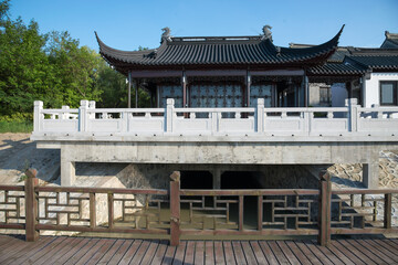 Naklejka premium Traditional Chinese Architecture on Huaihe River, Jiangsu Province