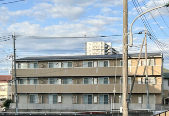 三階建ての集合住宅