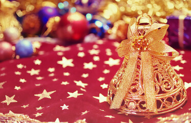 ベルのクリスマスオーナメント　クリスマス飾りの背景装飾　パーティー