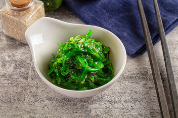 Green raw chuka seaweed salad