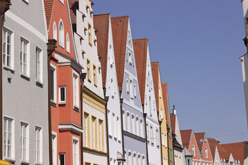 bunte H&auml;userfassaden in einer deutschen Altstadt