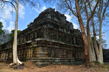 Fototapeta premium カンボジア シェムリアップ遺跡群 コー・ケー