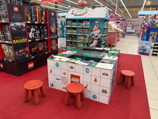 Fototapeta premium Colorful lego play area in a toy store