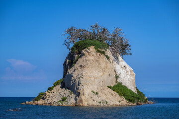 能登半島地震発生後の見附島の姿