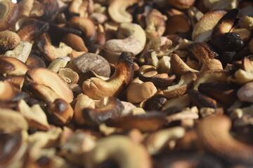 Castanhas de caju torradas de forma tradicional