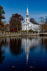 Obraz premium The church and its reflection