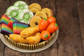 Jajanan pasar or jajan pasar is various and colorful traditional Indonesian snacks. The taste could be delicious, sweet or spicy.