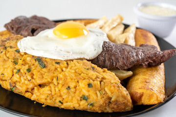 Tacu-tacu con huevo, peruvian food