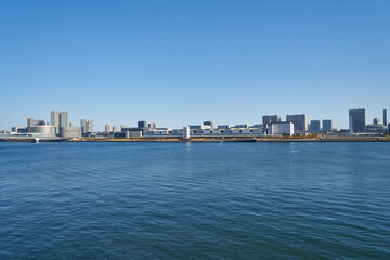 Obraz premium 東京都 晴海客船ターミナルからの豊洲市場の眺め