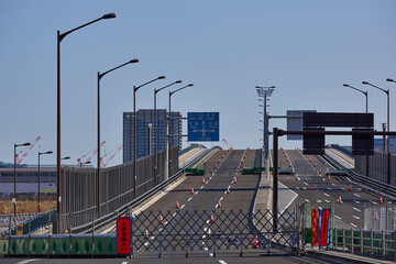 東京都　環二通り　月島警察署前交差点の景色