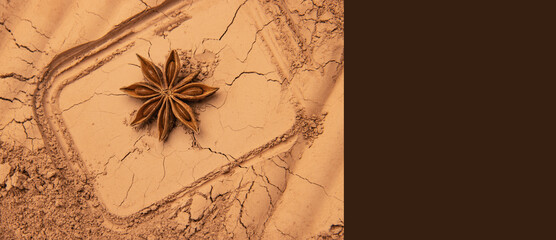 The patterns formed by clay, sand, and soil are embellished with spices and octagonal props. The layout is simple, with Middle Eastern and American Western styles, relatively simple. The design includ