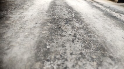 Wall got dark cause of rain water, black staining on wall