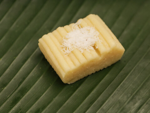 Gethuk Lindri, an Indonesian traditional snack made from cassava and shredded coconut, on banana leaf