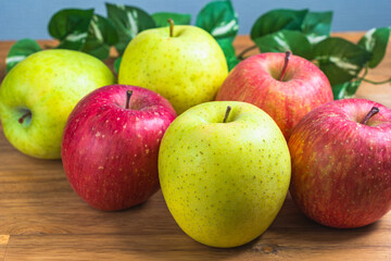 サンふじと王林 りんご