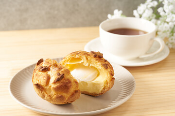 シュー・ア・ラ・クレーム　フランス菓子のイメージ