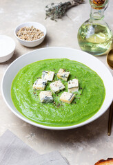 Green broccoli soup with blue cheese. Vegetarian. Healthy eating.