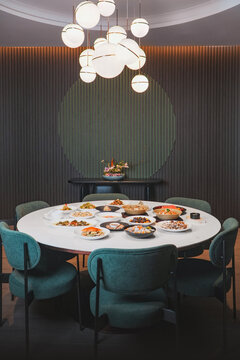 The seafood Chinese dishes laid out on the table were diverse and varied.