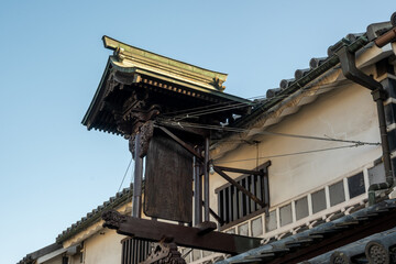 日本の岡山県倉敷市の白壁の美しいレトロな町並み