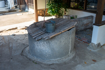 日本の岡山県倉敷市の白壁の美しいレトロな町並み