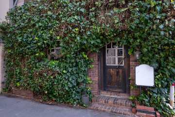 日本の岡山県倉敷市の白壁の美しいレトロな町並み