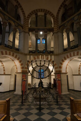Innenansicht der M&uuml;nsterkirche in Essen