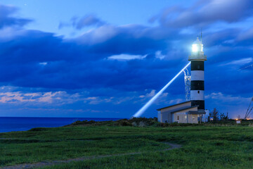 日没後の秋の入道埼灯台　秋田県男鹿市　Nyudozaki Lighthouse in autumn after sunset. Akita Pref, Oga City.