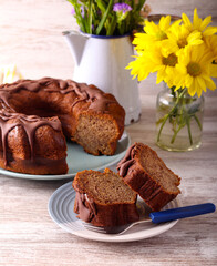 Banana ring cake with chocolate