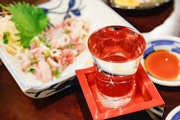 新鮮な魚のたたき（ネギと大葉添え