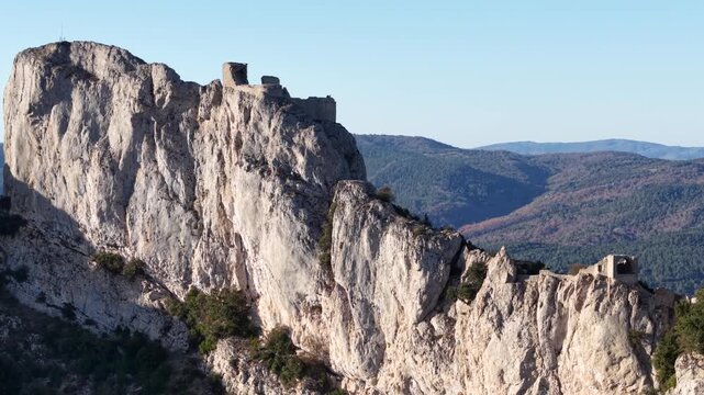Ch&acirc;teau de Peyrepertuse dans l'Aude en France	