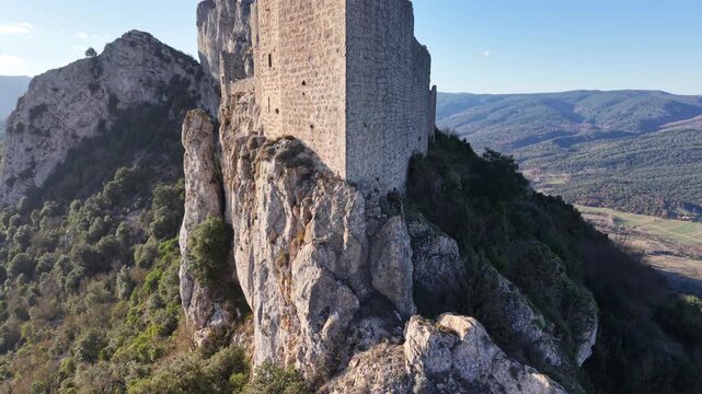 Ch&acirc;teau de Peyrepertuse dans l'Aude en France	