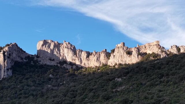 Ch&acirc;teau de Peyrepertuse dans l'Aude en France	