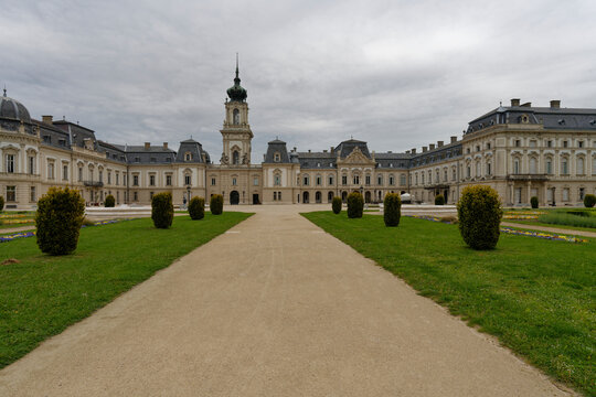  Schloss Festetics und Schlossgarten&nbsp;in Keszthely am Balaton, Ungarn