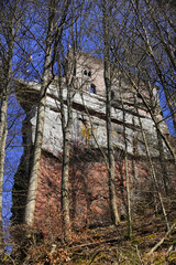 Ruine der mittelalterlichen Spangenburg, einer Felsenburg auf dem Drei-Burgenweg im Pf&auml;lzerwald, Rheinland-Pfalz