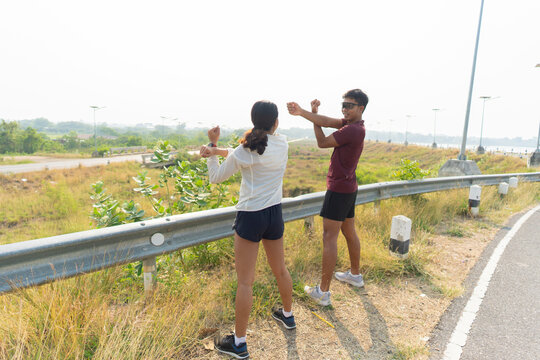 The couple went for a run and exercised in the morning.