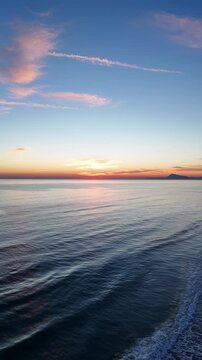 Precioso amanecer en la mediterr&aacute;nea playa de Xeraco (Valencia) a vista de p&aacute;jaro. 