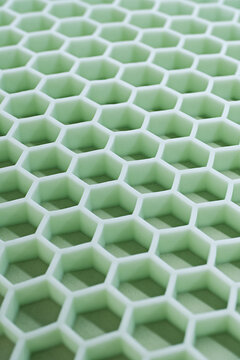 Hexagonal cells of honeycomb filler for orthopedic mattresses