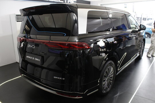 Byd emax 9 at Auto focus test drive in Pasay, Philippines