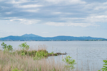 茨城　阿見町から望む霞ヶ浦と筑波山