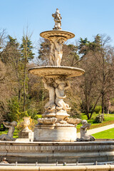 Obraz premium Fuente de las Conchas fountain on Campo del Moro park, Madrid, Spain