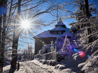 Beskidy, Schronisko Szyndzielnia. Wchód słońca / świt na Szyndzielni. Inwersja, mgły,  © filozofgrecki