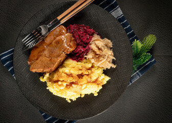 Stewed pork neck.