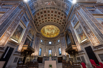 Basilica di Sant’Andrea interior apse - Mantua, Italy