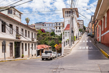 Obraz premium street view of valpairaso city, chile