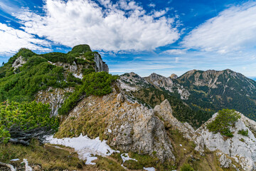 Majestic Tannheimer Valley Autumn Hike Reveals Dramatic Alpine Peaks and Serene Forests