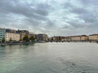 Obraz premium View of Lake Geneva and the cityscape of Geneva, Switzerland.